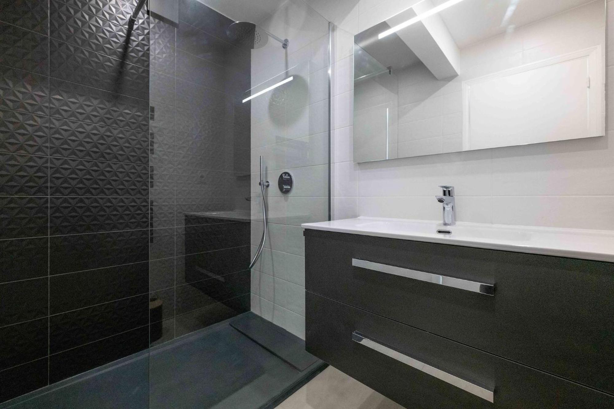 אנטיב Somptueux Appartement 20M Plages Avec Vue Mer מראה חיצוני תמונה